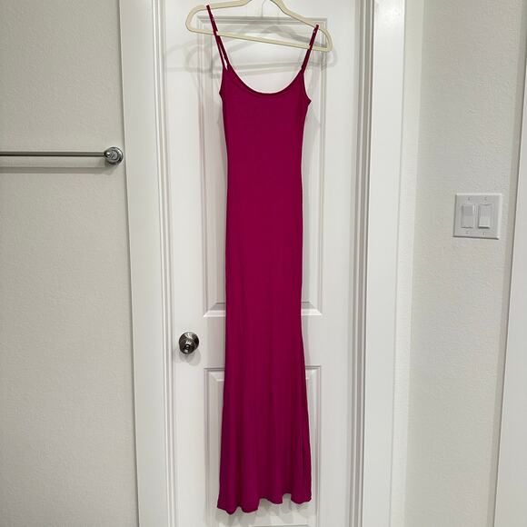 RARE SKIMS SOFT LOUNGE SHIMMER LONG SLIP DRESS IN FUSCHIA SIZE LARGE - Picture 3 of 7